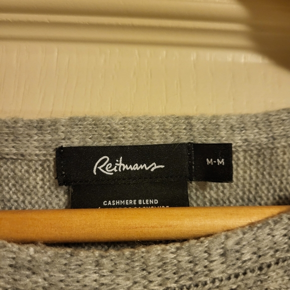 Reitmans Cashmere blend sweater Sz Medium - Picture 3 of 3